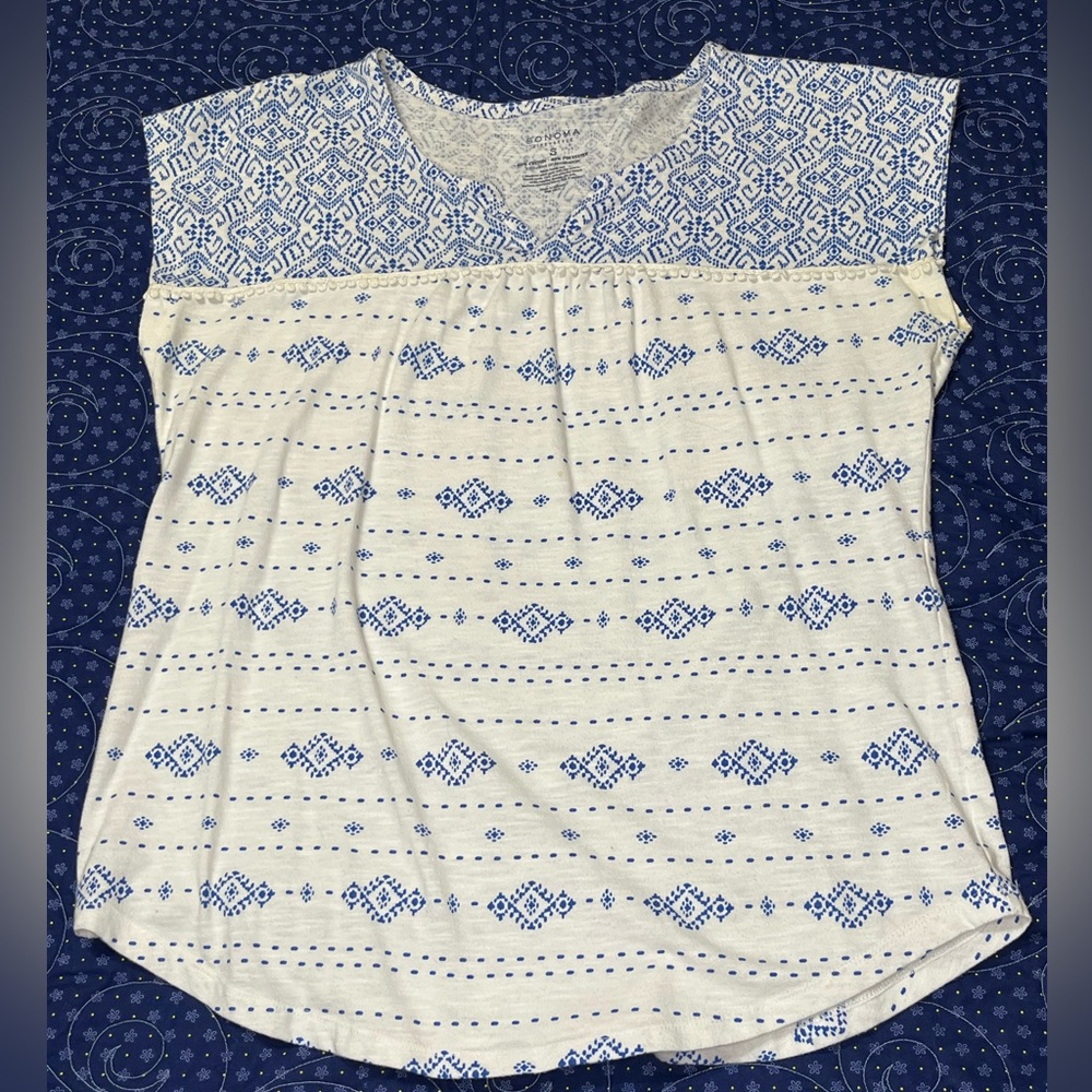 Sonoma White Shirt with Blue Pattern